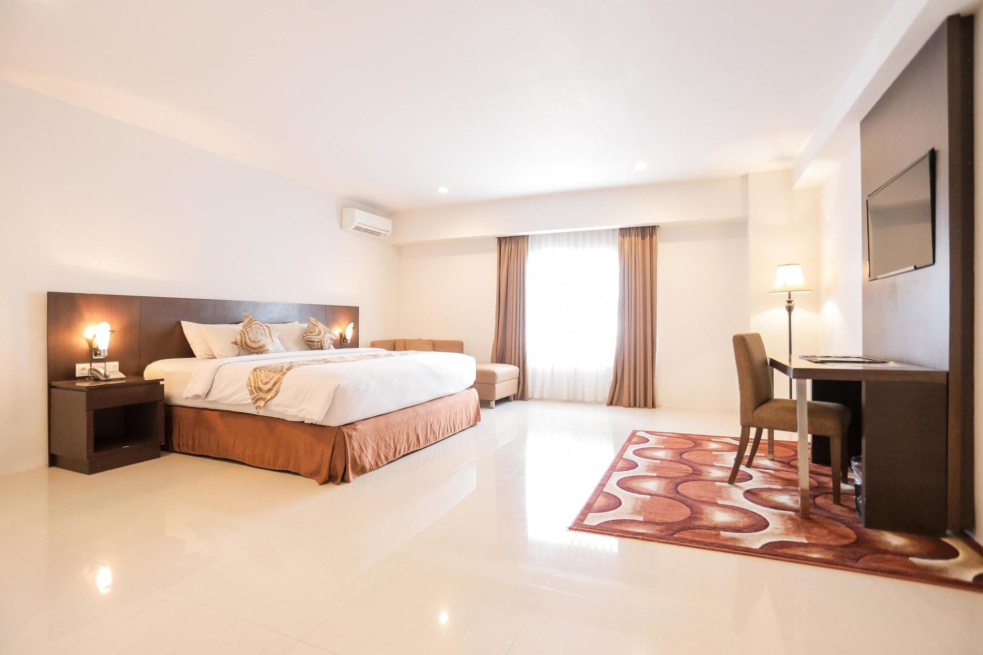 Grand Asia Hotel Макасар Екстериор снимка