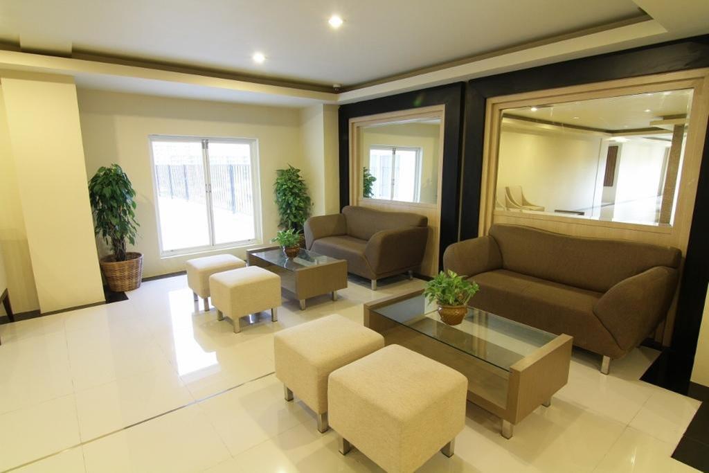 Grand Asia Hotel Макасар Екстериор снимка